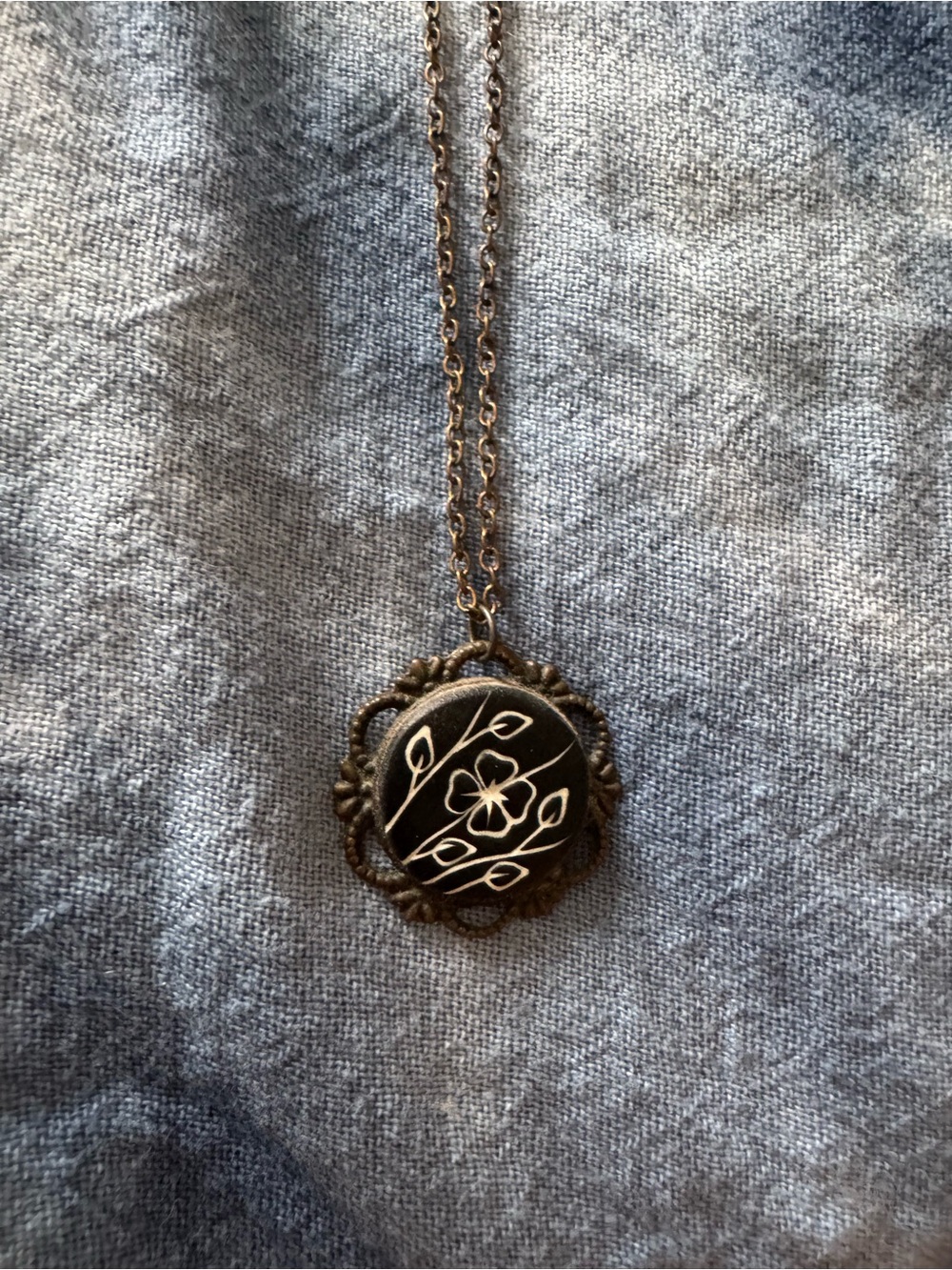 Antique-Style Black Floral Pendant Necklace
